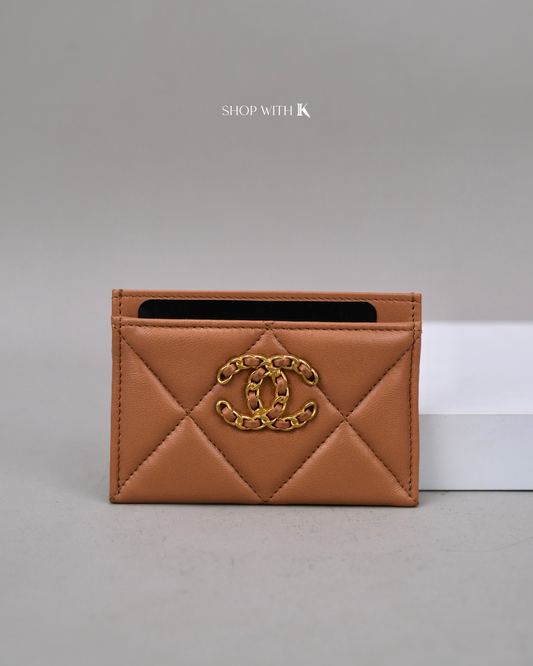 Chanel 19 Slip Cardcase Beige GHW