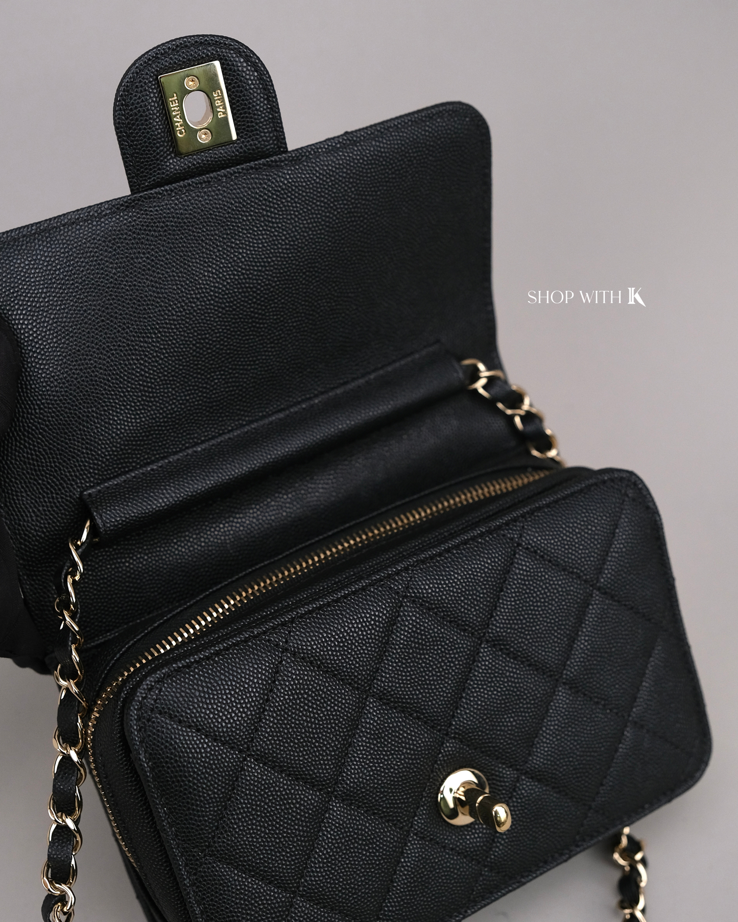 Chanel 22C Like a Wallet Flap Black GHW