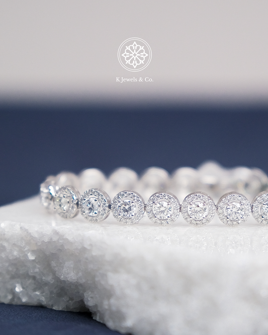 Illusion Diamond Bracelet w/ Halo