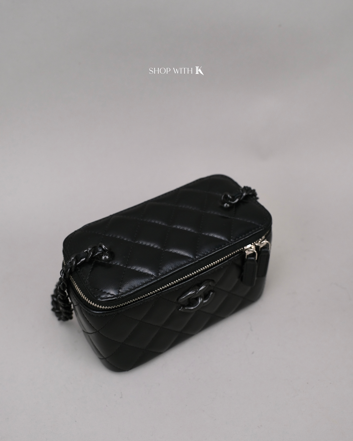 Chanel Vanity So Black