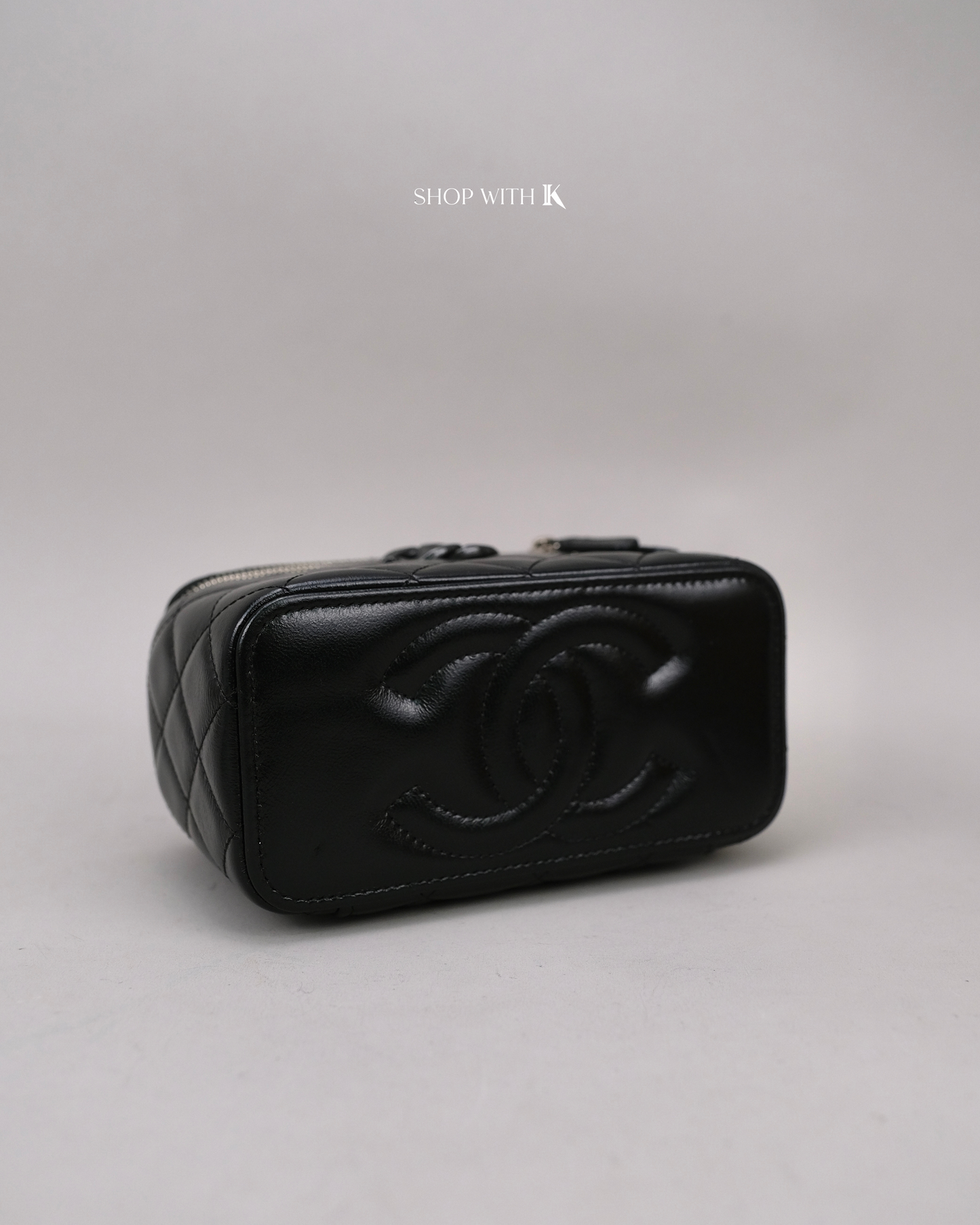 Chanel Vanity So Black