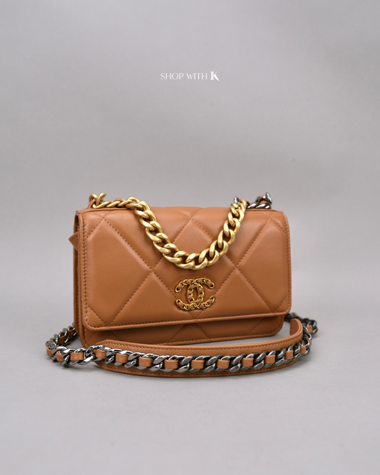 Chanel 19 Wallet on Chain Caramel