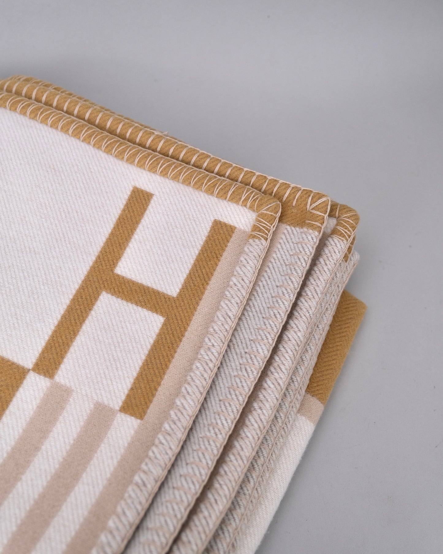 Hermes Ithaque Blanket Camel/Beige