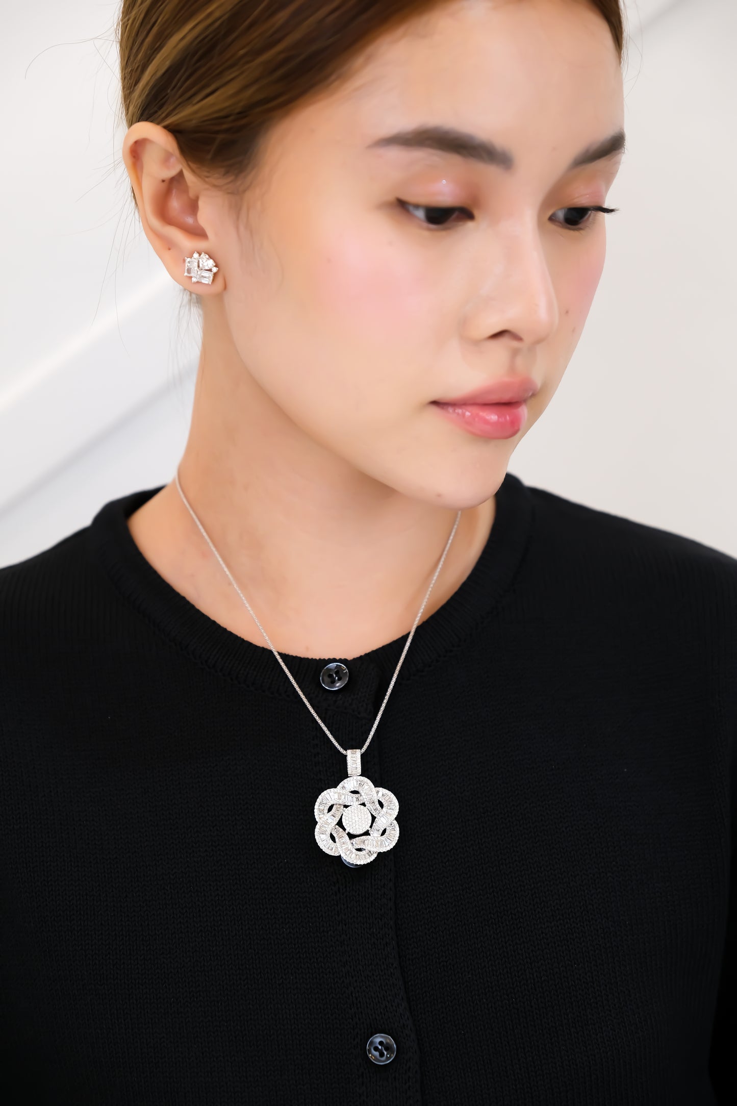 Flower Diamond Pendant w/ Chain