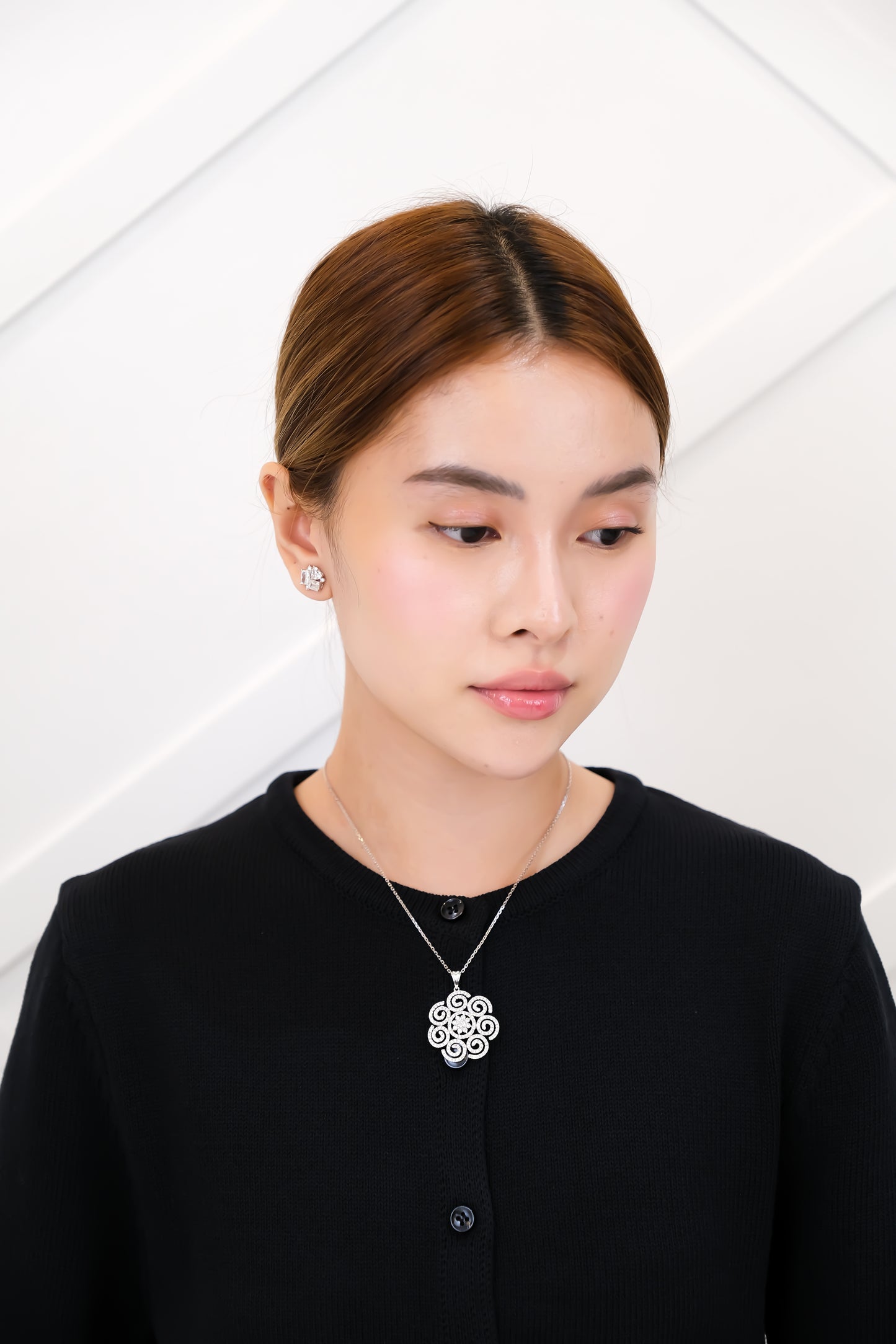 Flower Diamond Pendant w/ Chain