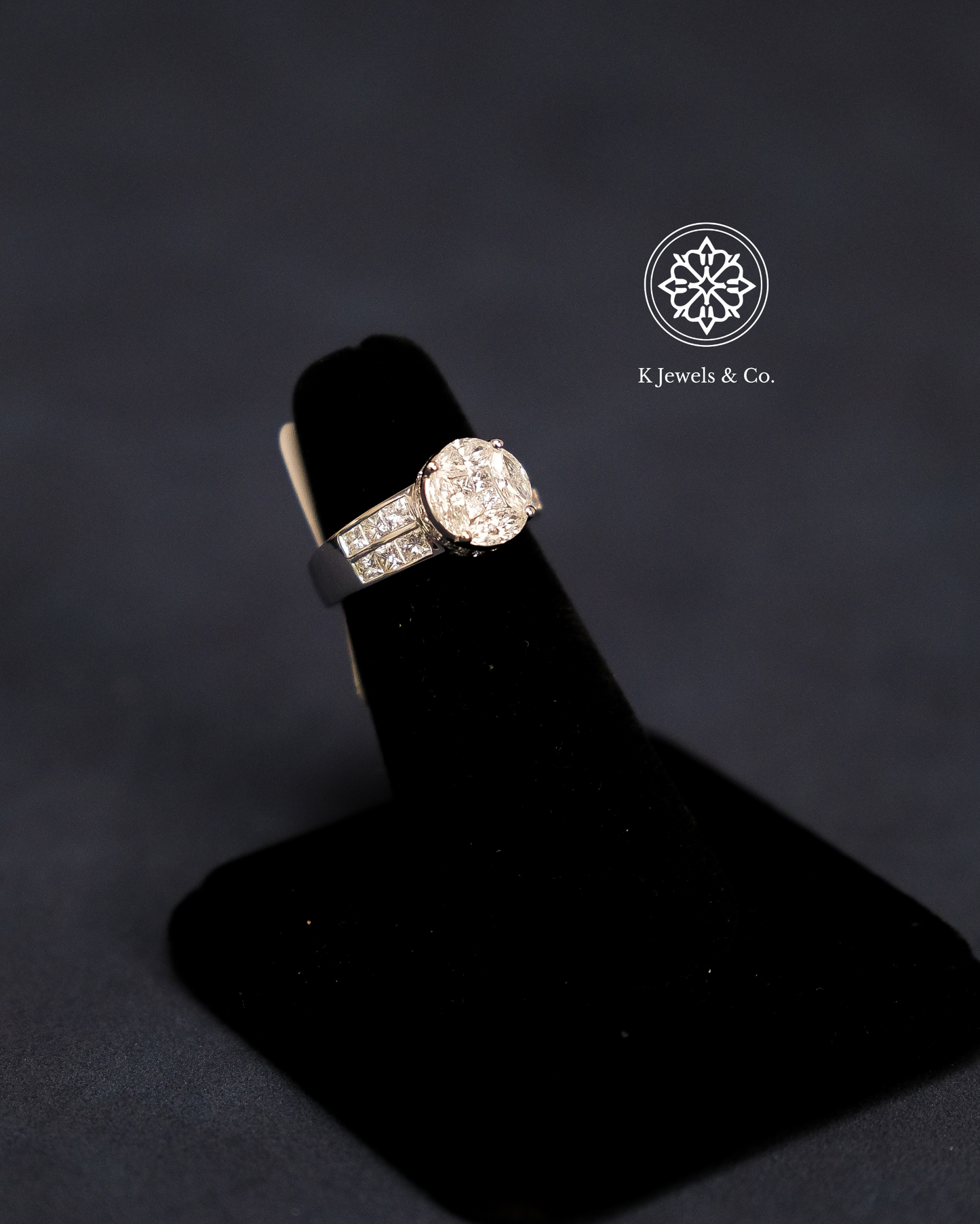 Round Illusion Diamond Ring
