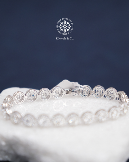Illusion Diamond Bracelet w/ Halo