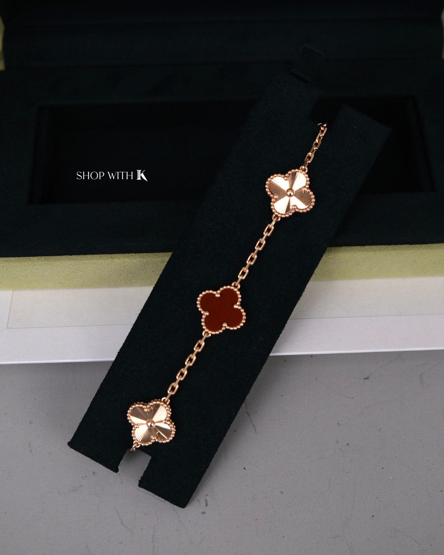 VCA Vintage Alhambra Guilloche Carnelian Bracelet - 5 motifs