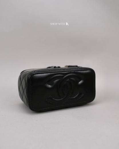 Chanel Vanity So Black