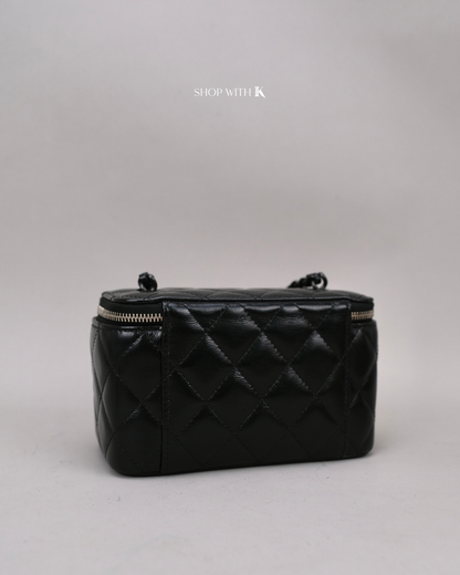 Chanel Vanity So Black