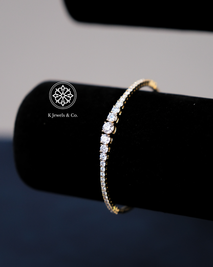 Diamond Bangle in Yellow Gold