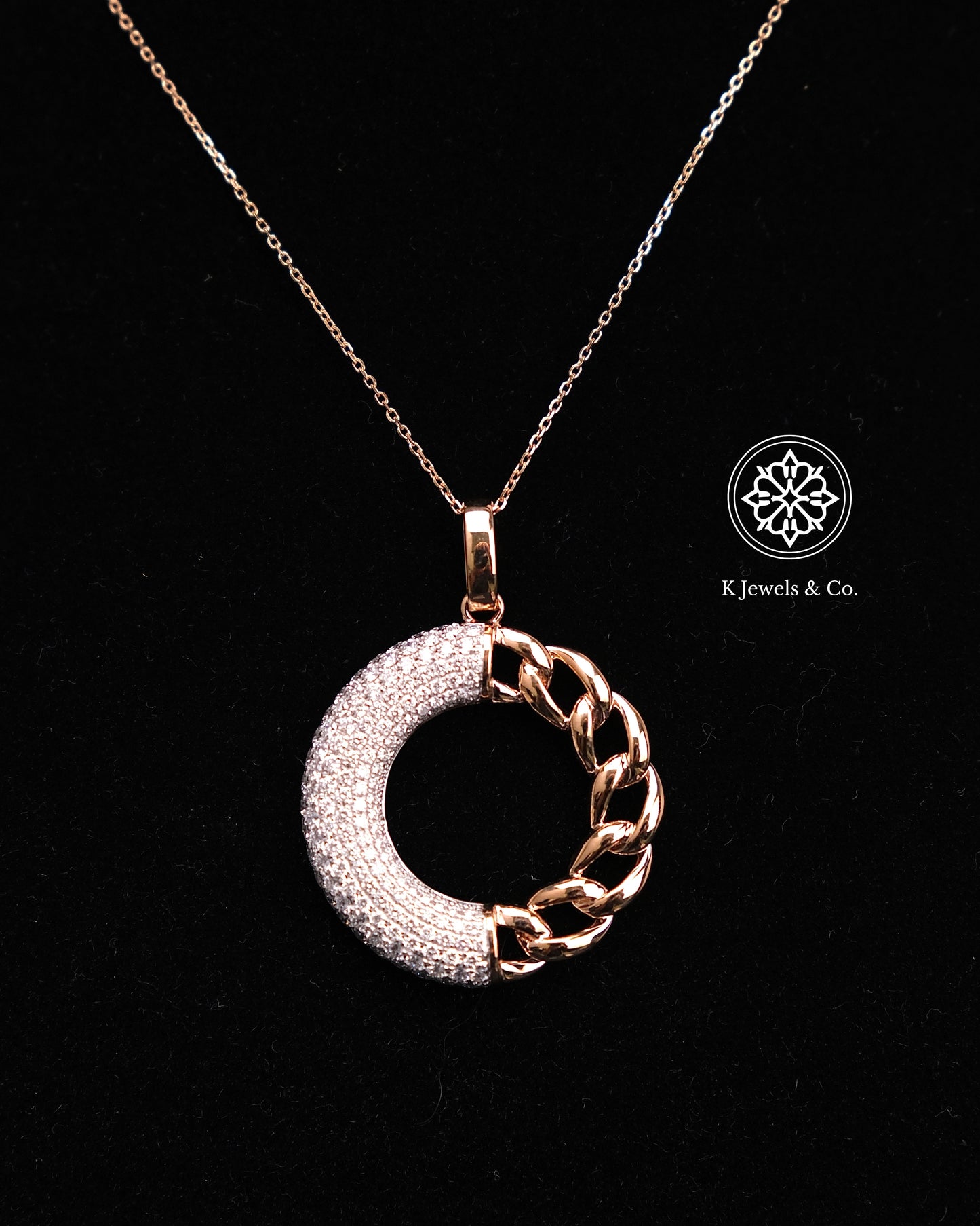Round Diamond Pendant w/ Chain