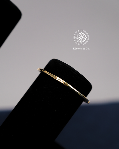 Diamond Bangle in Yellow Gold