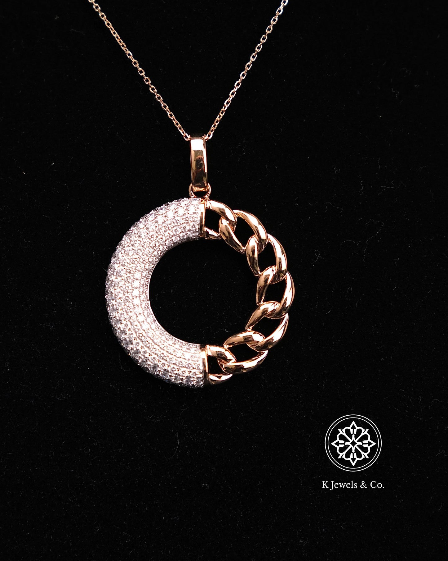 Round Diamond Pendant w/ Chain
