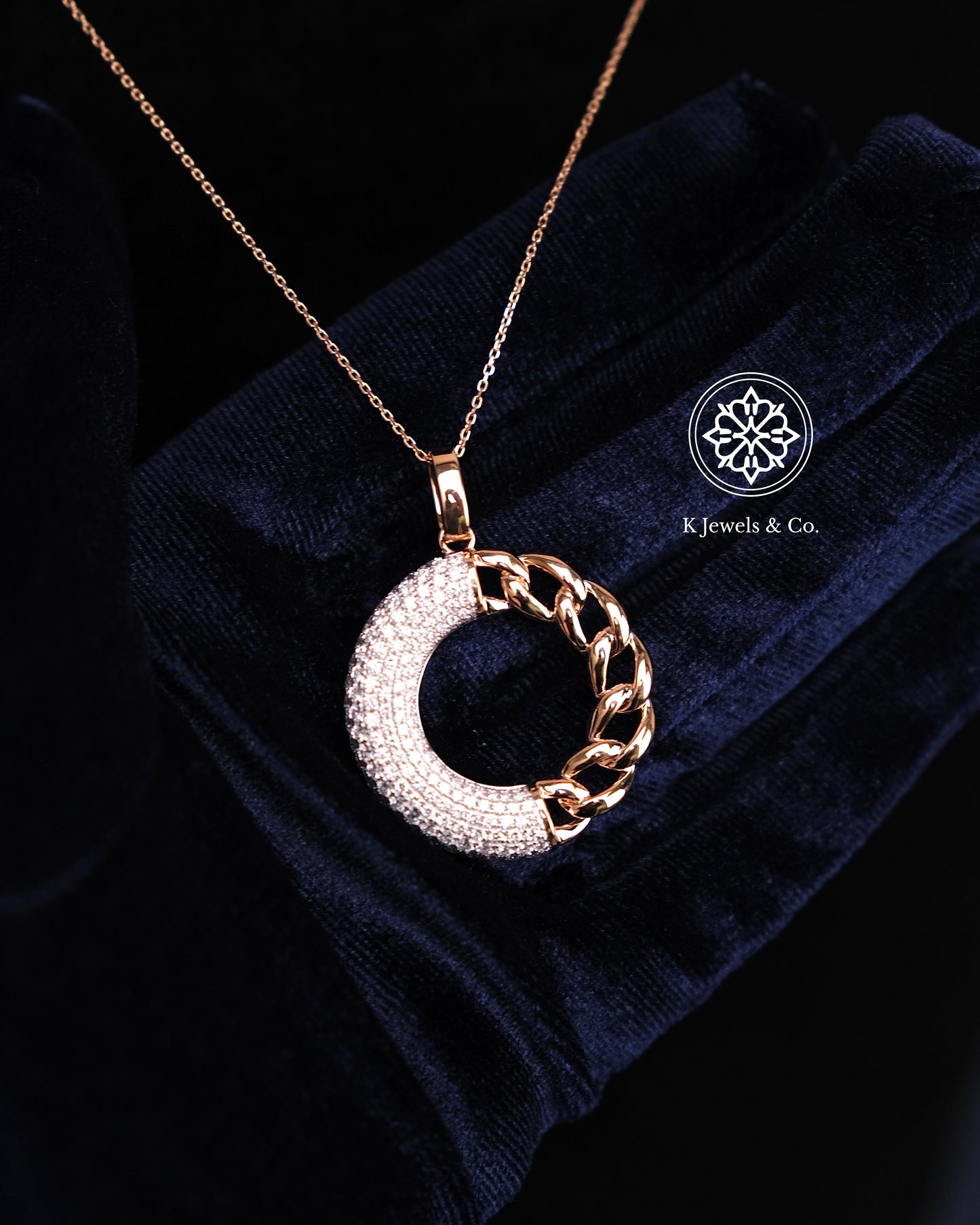 Round Diamond Pendant w/ Chain