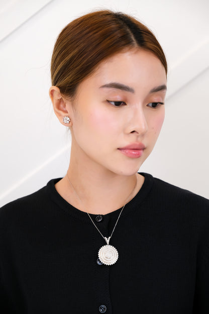 Round Diamond Pendant w/ Chain